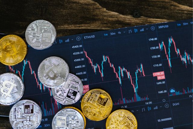What is a cryptocurrency trading strategy